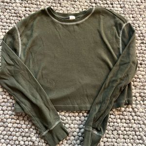 Cropped Green Long-Sleeve Shirt